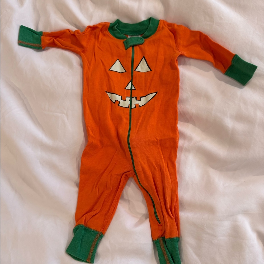 EUC Hanna Andersson glow in the dark Halloween pajama size 60/6-9 months
